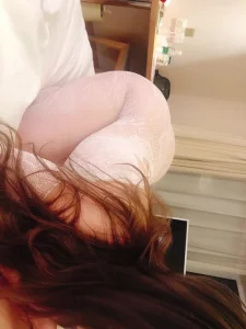这么性感的大屁股，后入一定很爽吧
